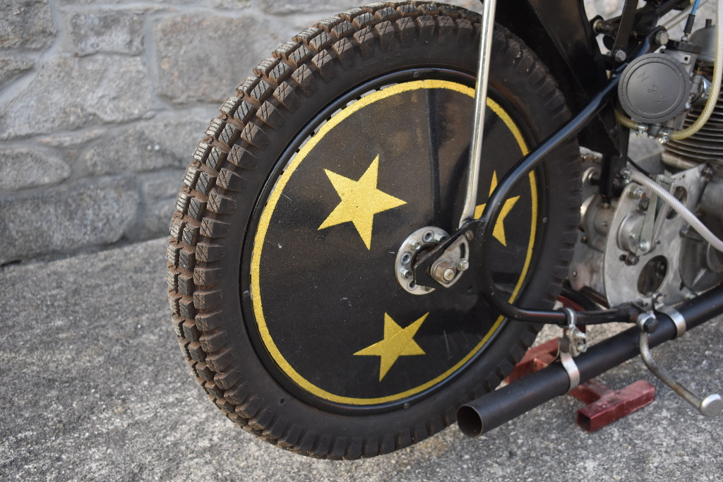 A speedway competition motorcycle, unregistered, black and yellow. This speedway bike comes direct - Image 4 of 6