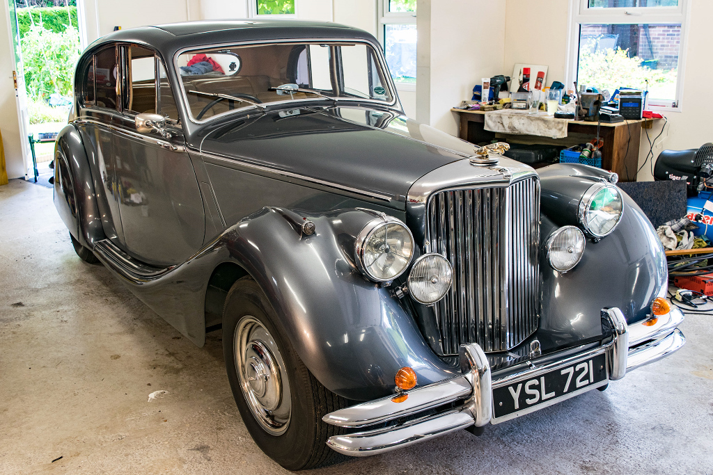 EXTRA LOT: A 1951 Jaguar Mk V saloon, registration number YSL 721, chassis number 625245, two tone