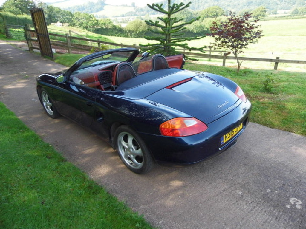 A 1998 Porsche Boxster, registration number R315 JPF, blue. This early Boxster has a manual gearbox, - Image 3 of 3