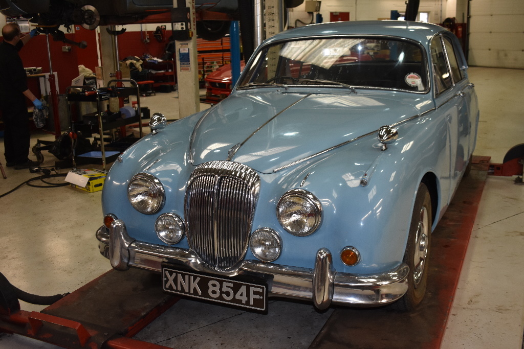 A 1967 Daimler V8 250 saloon, registration number XNK 854F, chassis number P1K1322BW, engine - Image 4 of 6