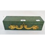 A faux malachite box, 34 cm wide