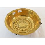 A 17th century brass alms dish/bowl, 30 cm diameter