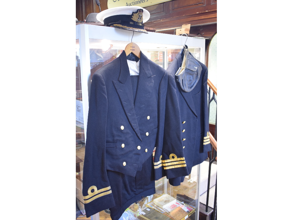 A submarine gangway crest from HMS Osiris, three Oberon Class submarine presentation crests, two - Image 2 of 2