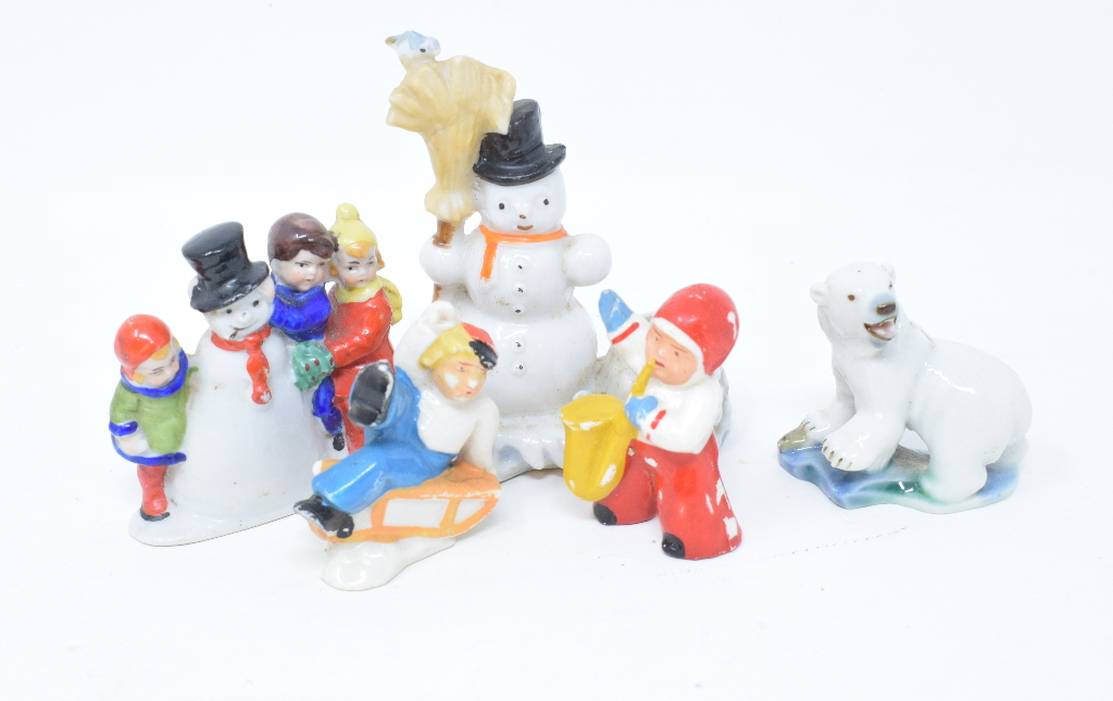 A Will Young Widecombe pottery figure, Old Uncle Tom Cobley, 8 cm high, assorted porcelain Christmas - Image 2 of 4