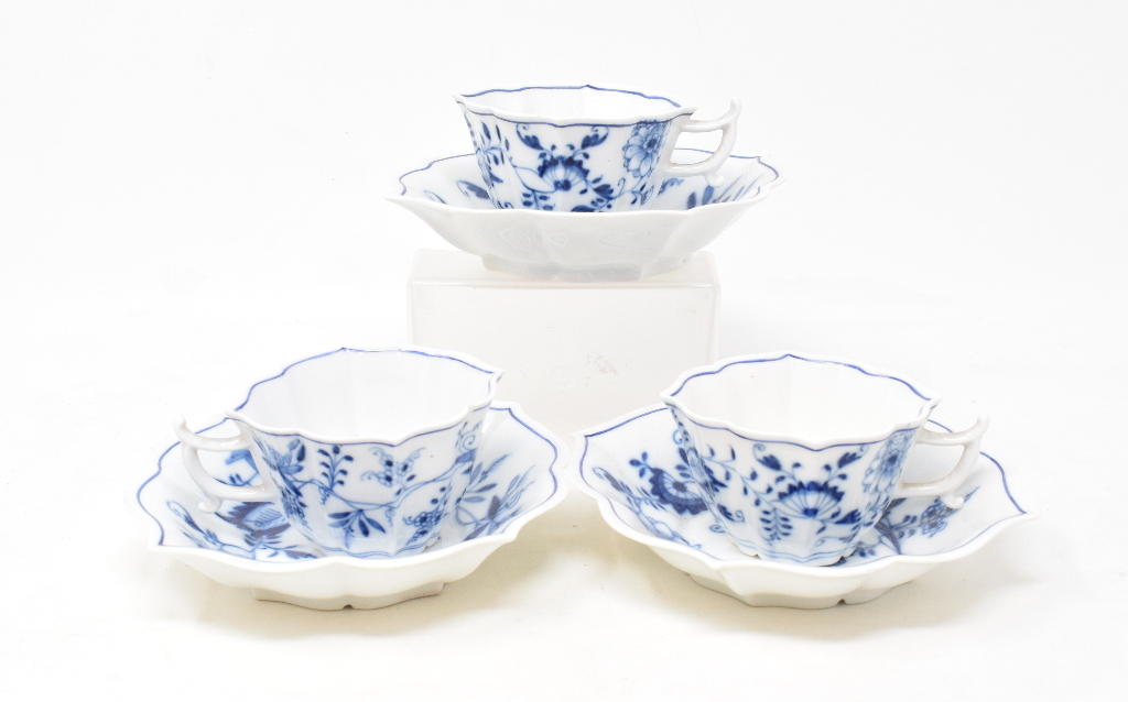 Twelve Meissen porcelain cups and saucers, assorted English porcelain cups and saucers with en