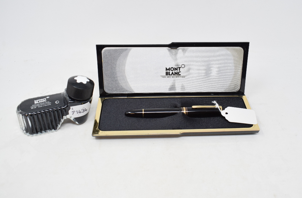 A Mont Blanc fountain pen, cased, with a bottle of Mont Blanc ink, boxed (2)