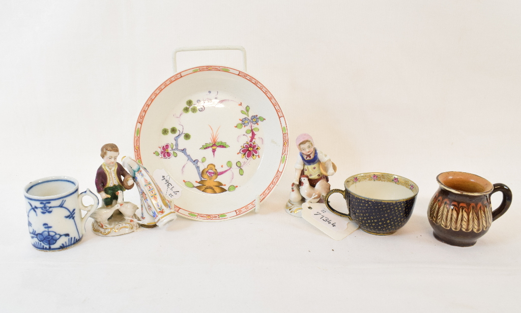 A Meissen porcelain saucer, decorated flowers, 13.5 cm diameter and other ceramics (5)