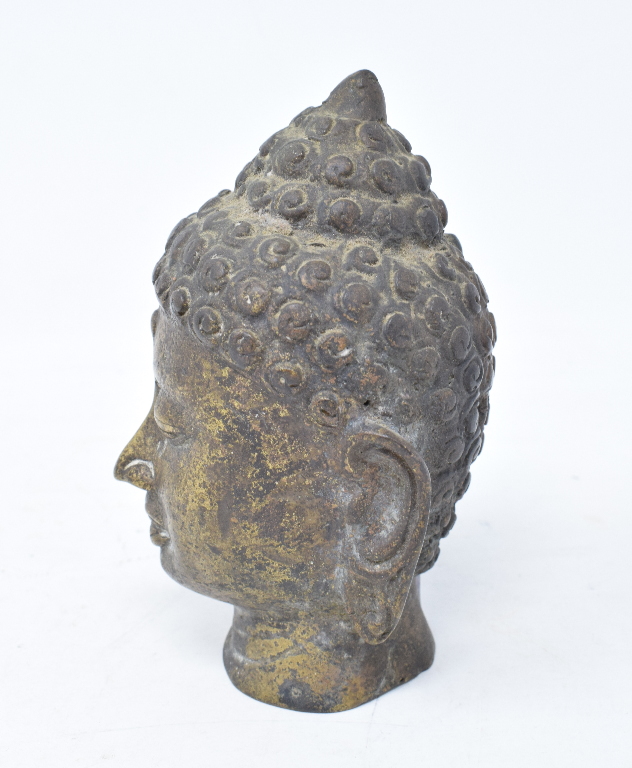 A bronze Buddha head, 13 cm high - Bild 2 aus 5