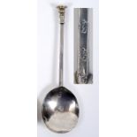 A 17th century silver seal top spoon, probably Exeter, approx. 1.1 ozt, 16.5 cm See illustration