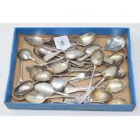 Various silver tea and other spoons, approx. 18.9 ozt
