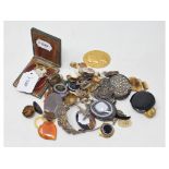 A banded agate brooch, assorted agate panels, seals and other items (qty)