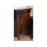 An oak floor standing corner cupboard, 77 cm wide, a chest of drawers, a gateleg table and a