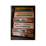 Assorted 00 gauge carriages, all boxed (box)