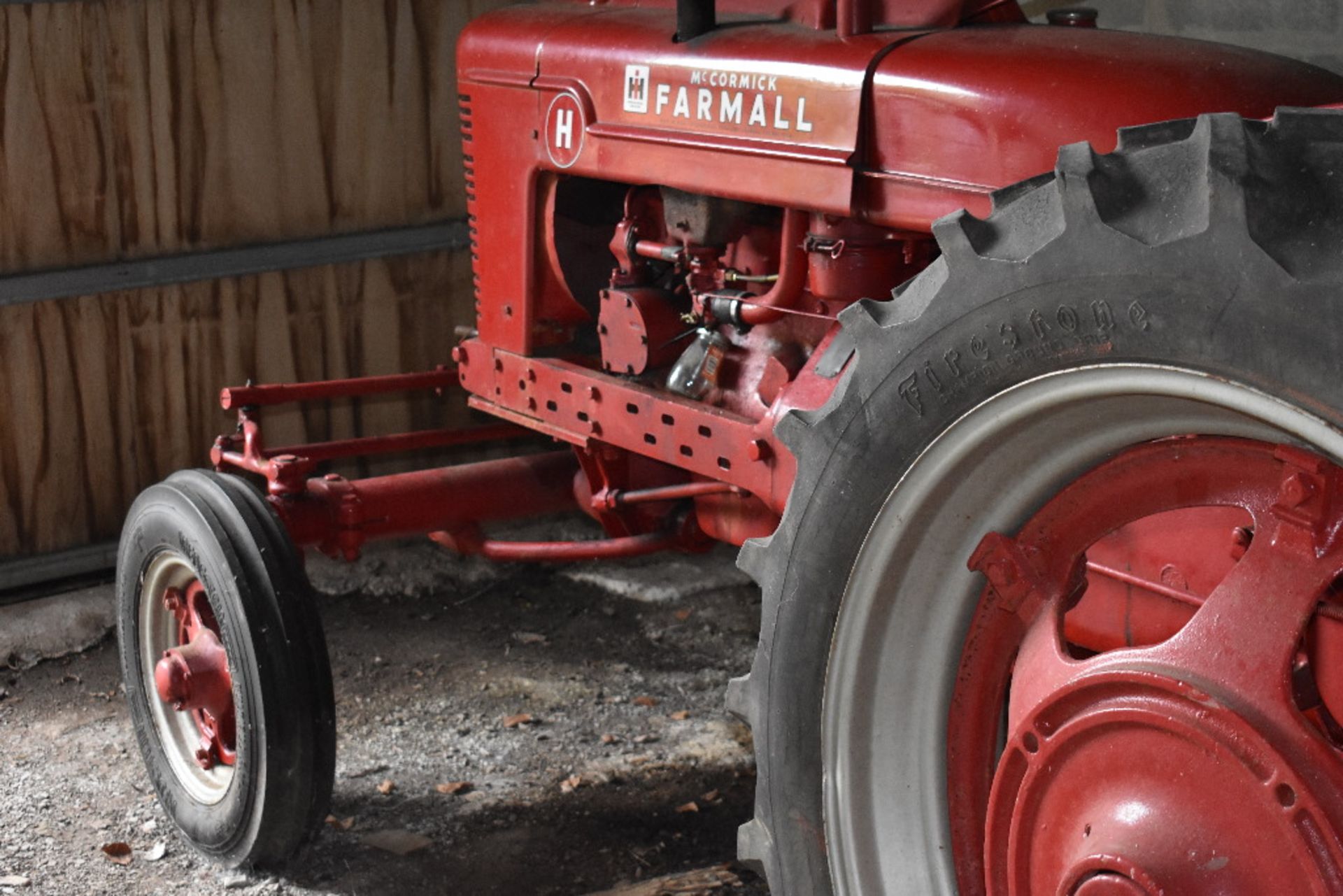 A 1950 McCormick International Harvester Farmall Model H tractor, unregistered, chassis number FBH- - Image 4 of 6