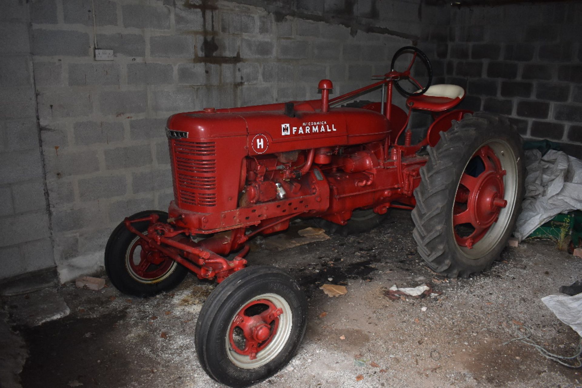 A 1950 McCormick International Harvester Farmall Model H tractor, unregistered, chassis number FBH-