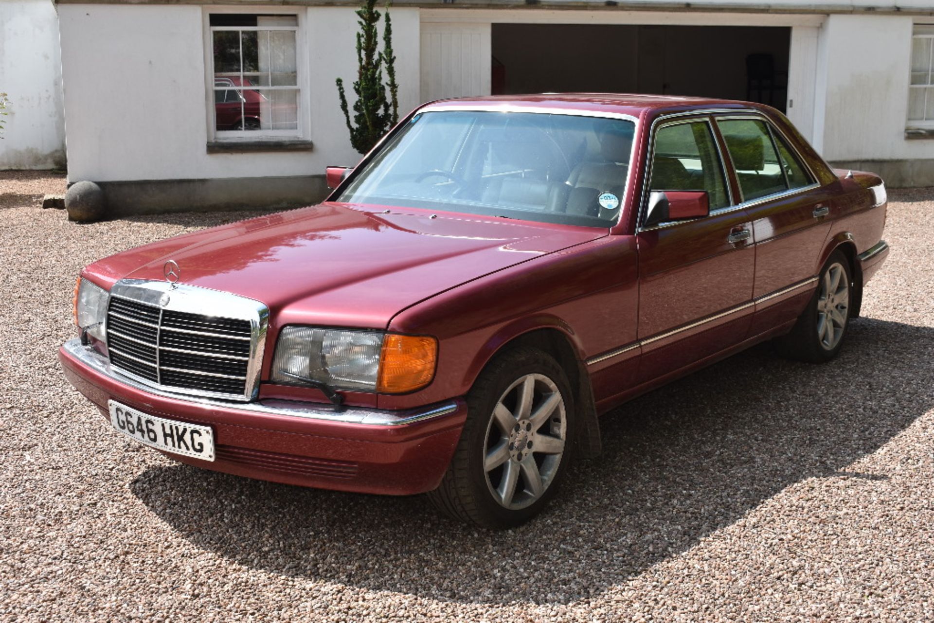 A 1990 Mercedes-Benz 420 SE saloon, registration number G646 HKG, Almandine metallic red. This 420SE - Image 2 of 6