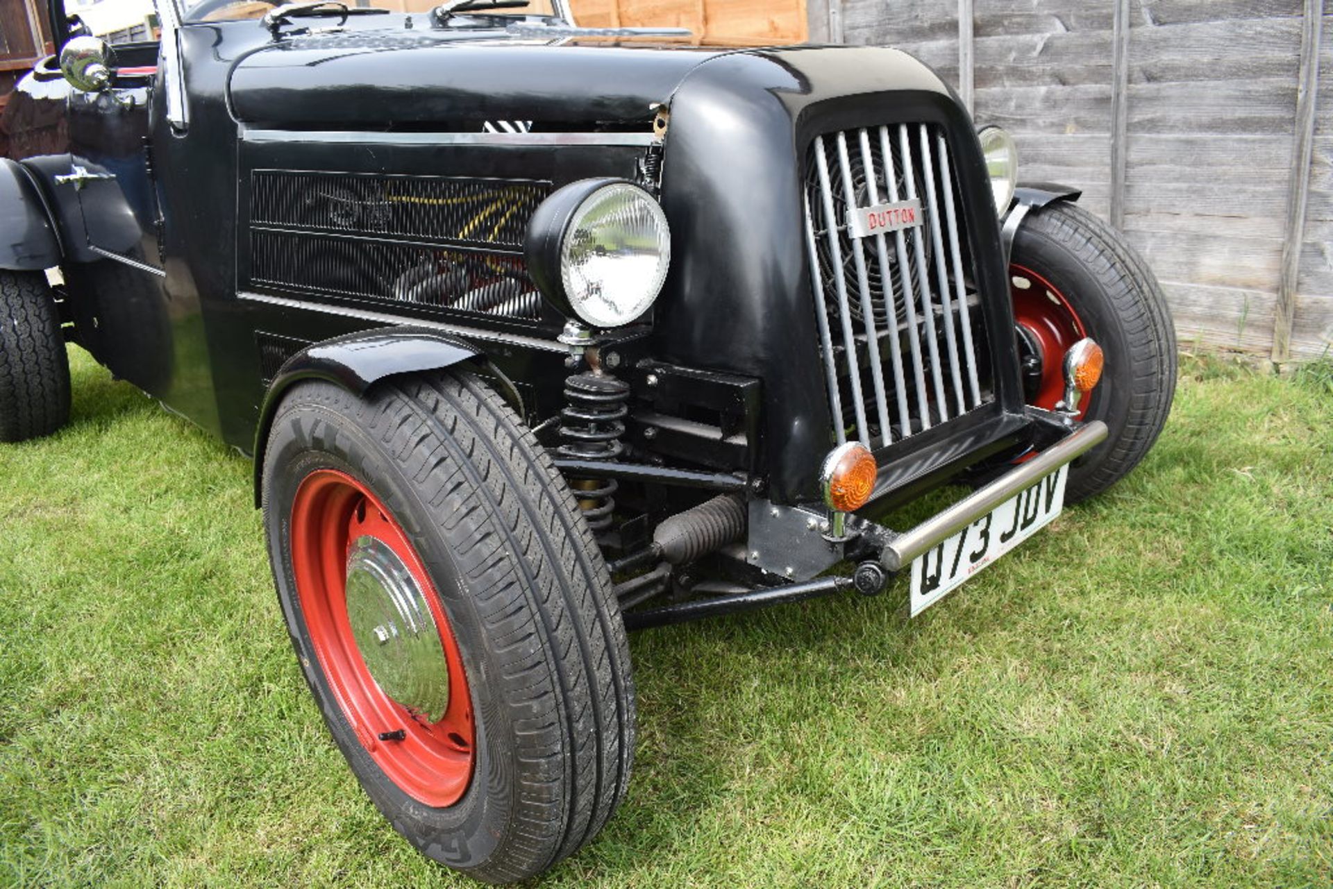 A 1984 Dutton V8 hot rod inspired kit car, registration number Q73 JDV, black. Our vendor has - Image 6 of 6