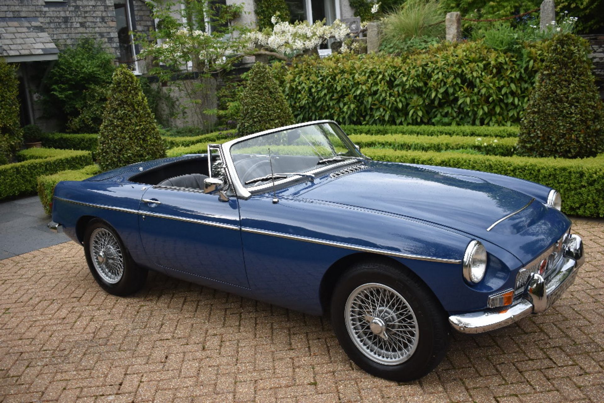 A 1969 MG C roadster, registration number VFH 536G, chassis number GCN1/7134G, engine number 29G/ - Image 4 of 6