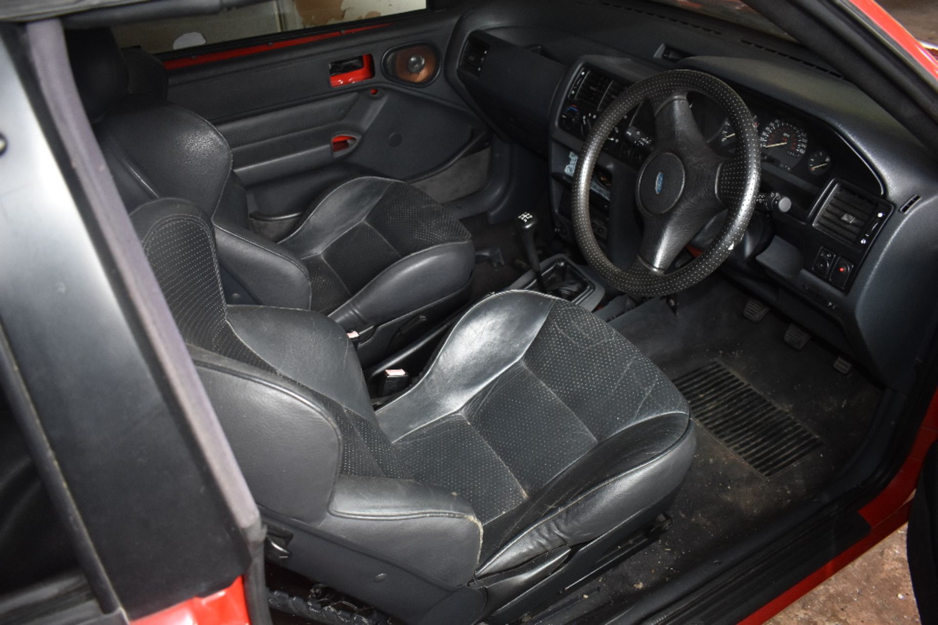 A 1991 Ford Escort Mk IV 1.6i cabriolet project, registration number H570 HPJ, red. This Mk IV - Image 3 of 3