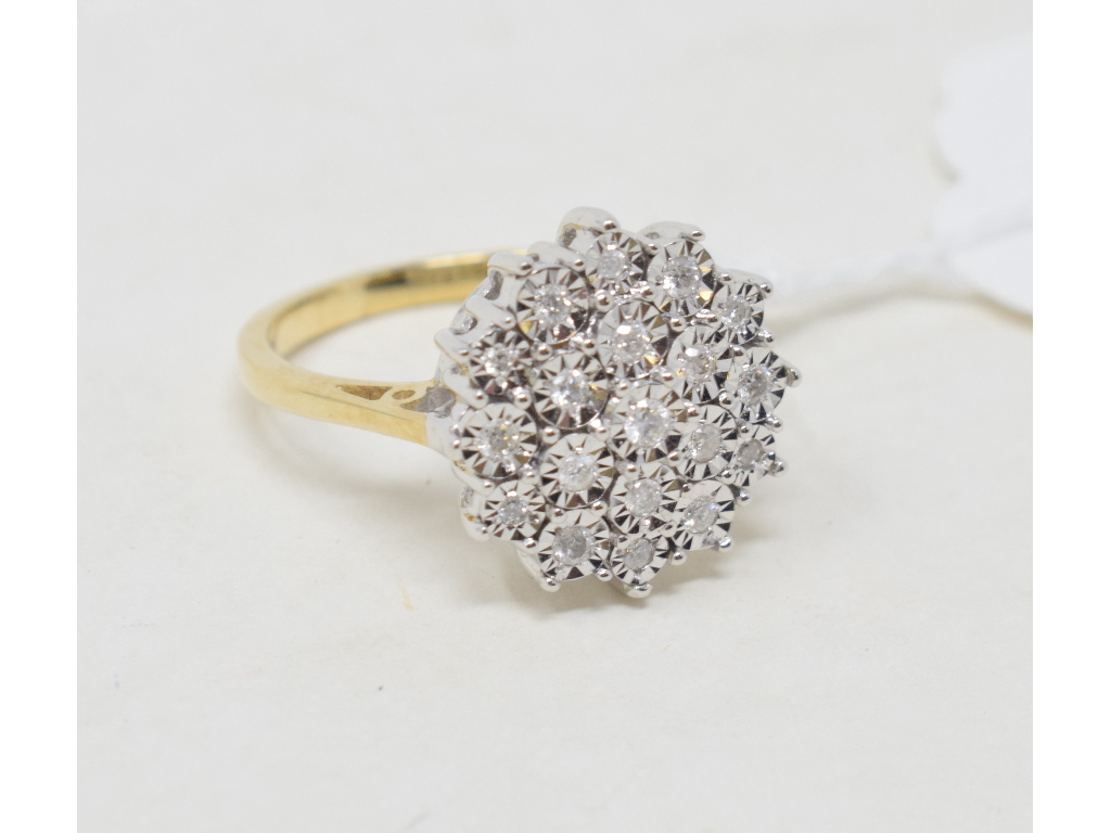 A 9ct gold and diamond cluster ring Report by RB Modern Report by GH Approx. ring size N