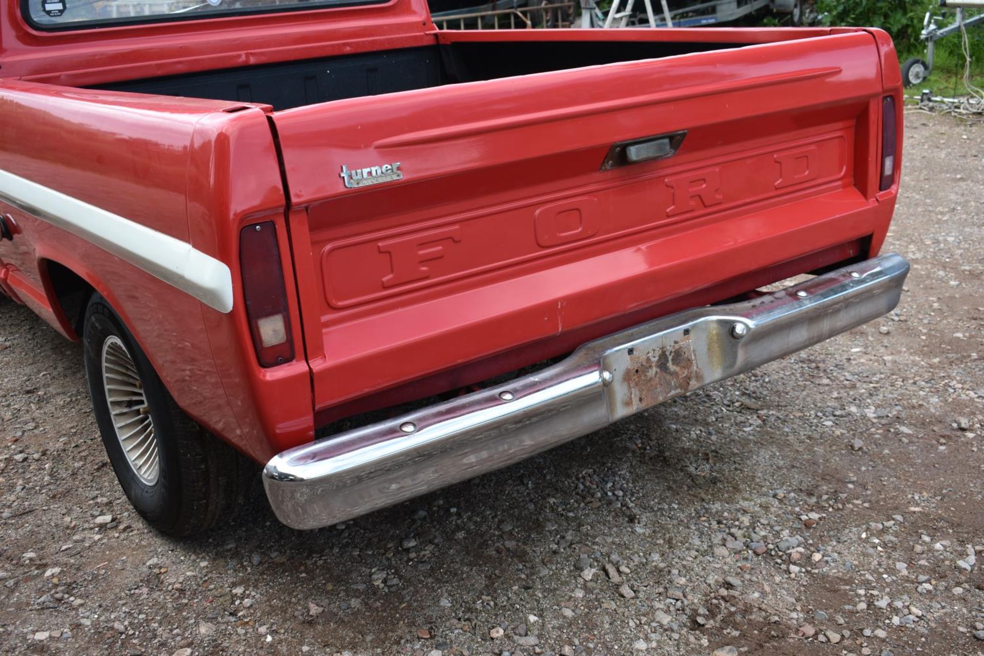 A 1968 Ford F100 pickup truck, unregistered, red/white. Introduced in 1966 Fords fifth generation of - Image 6 of 6