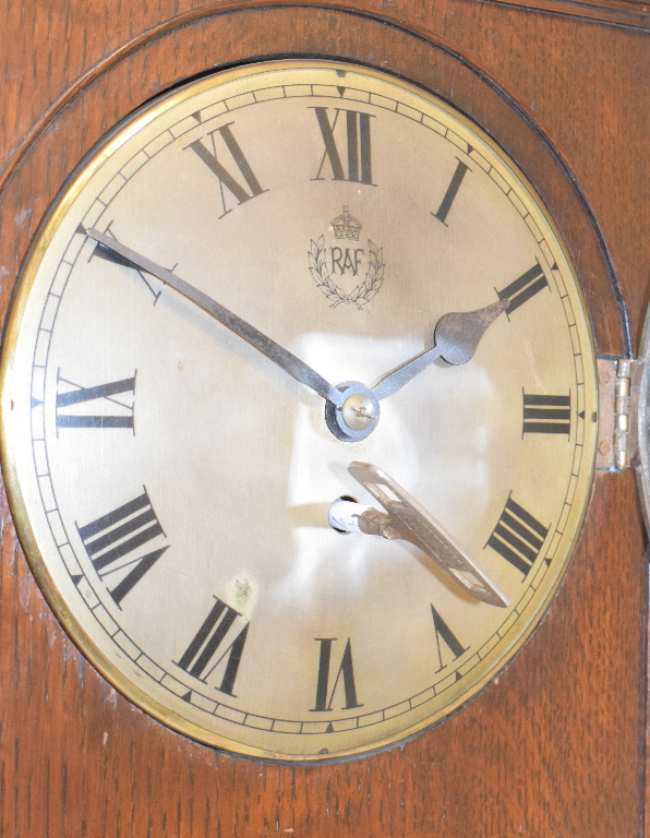 An Air Ministry issue clock, the 12.5 cm diameter silvered dial with Roman numerals and RAF under - Image 4 of 4