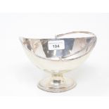 A George III silver swing handle bowl, of navette form, on a pedestal base, London 1787, approx. 6.5