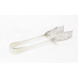 A pair of Victorian silver asparagus tongs, Sheffield 1894, approx. 3.0 ozt Report by RB There is
