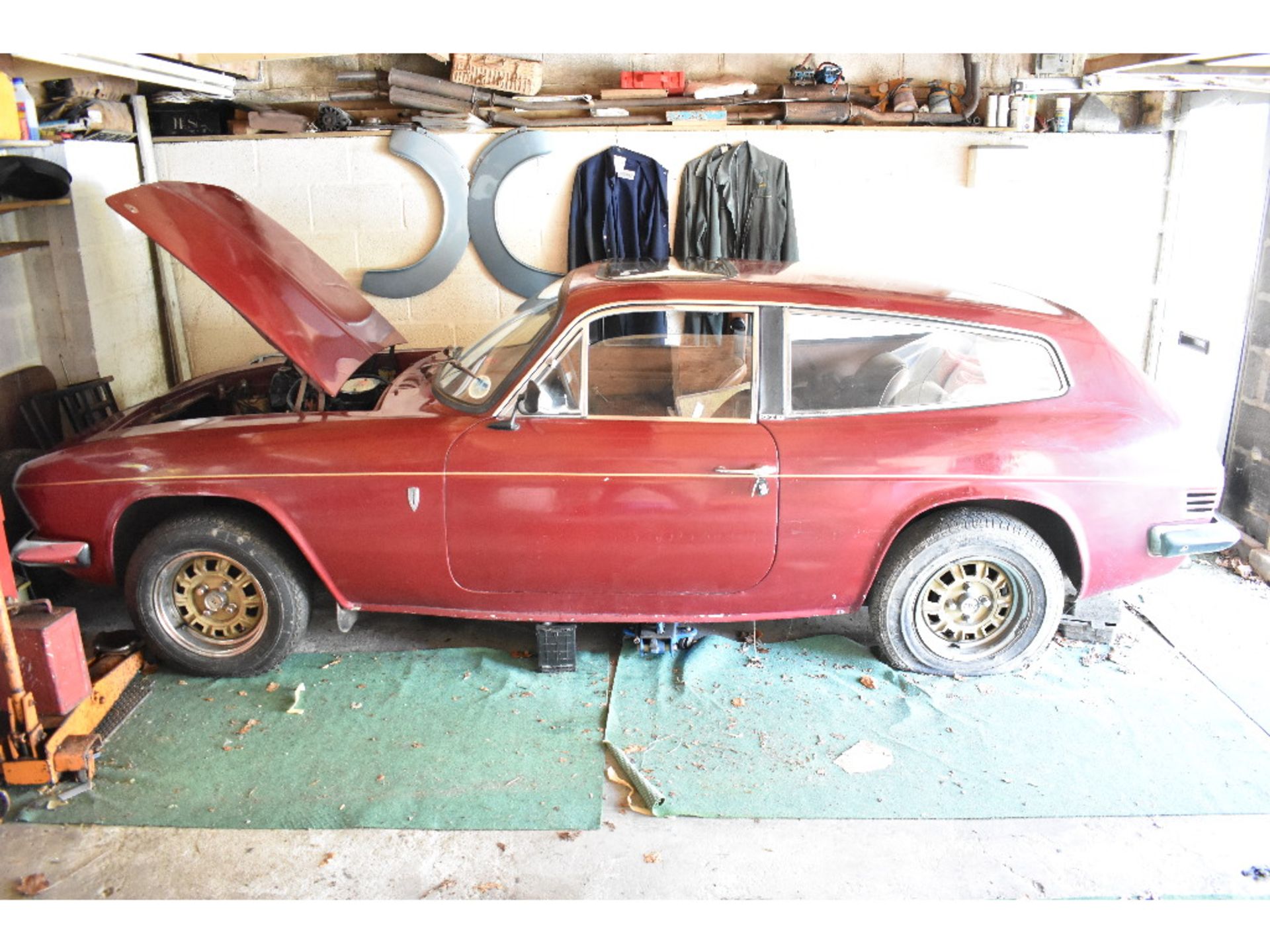 A 1975 Reliant Scimitar GTE SE5A project, registration number NYG 93N, chassis number 93X5653, - Image 2 of 23