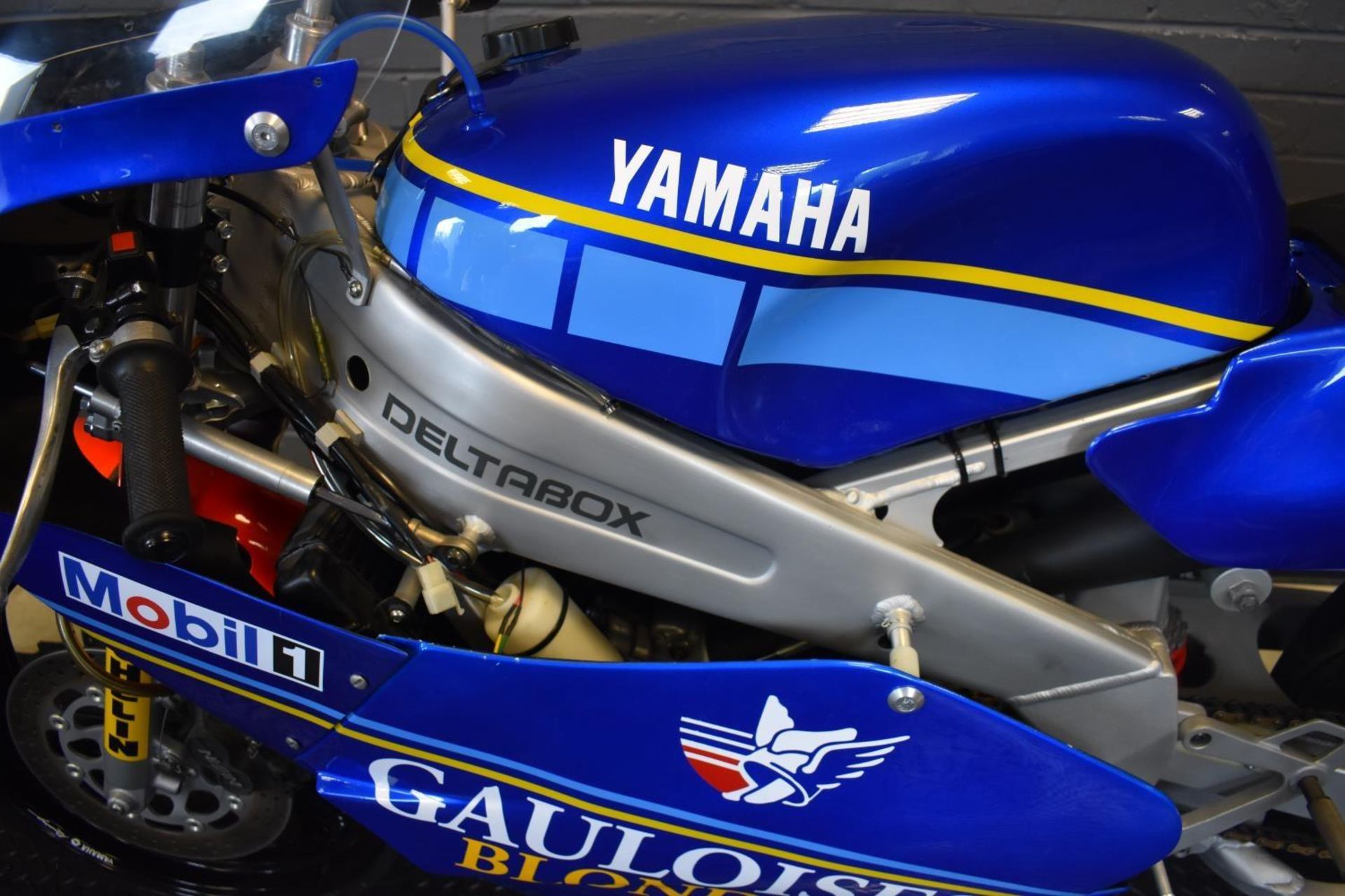 A 1989 Yamaha TZ250W, unregistered blue. This TZ250W comes direct from a significant collection of - Image 5 of 6