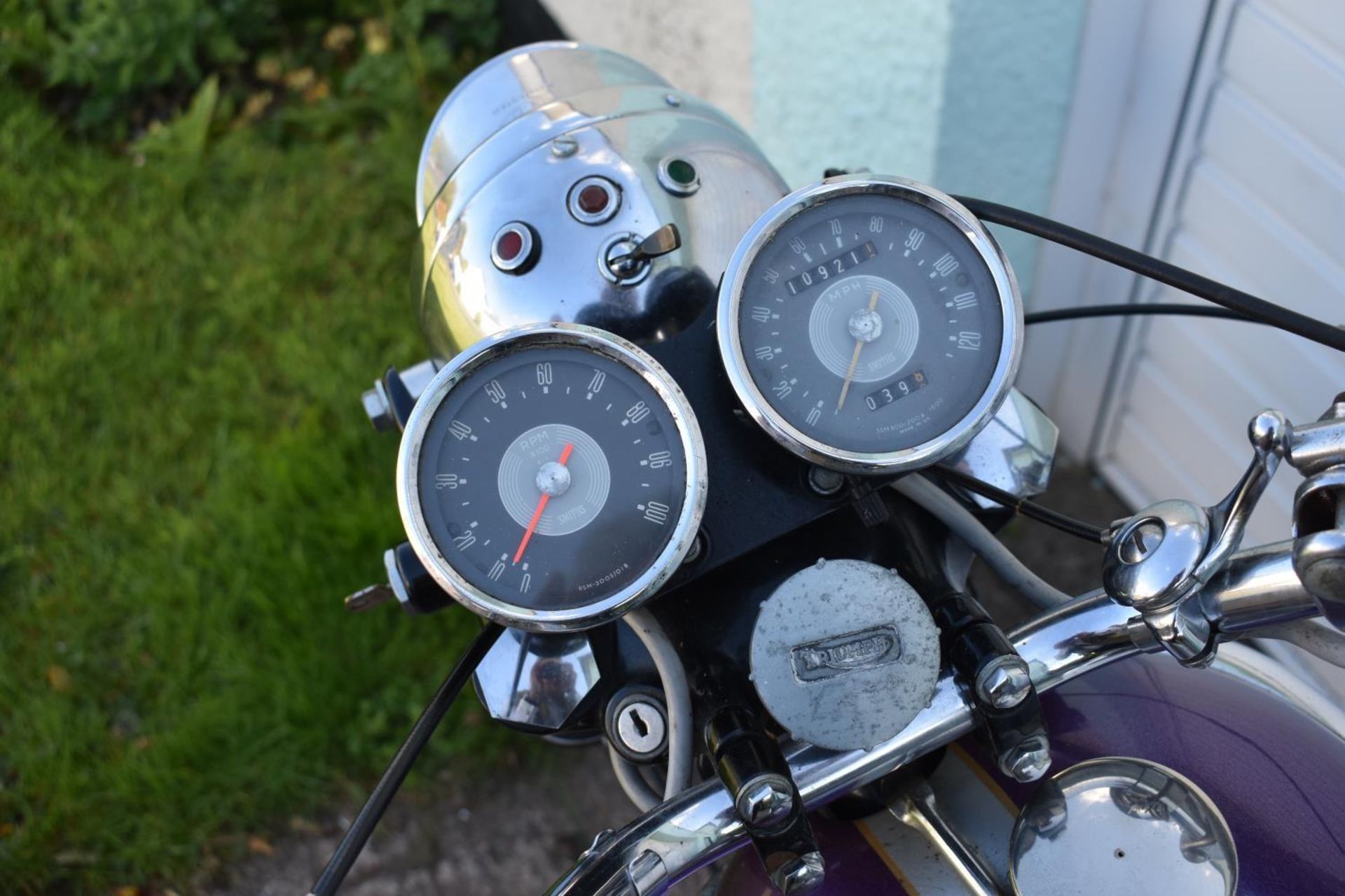 A 1970 Triumph T100C Trophy, registration number KRK 321H, frame number T100C-3643, engine number - Image 4 of 6