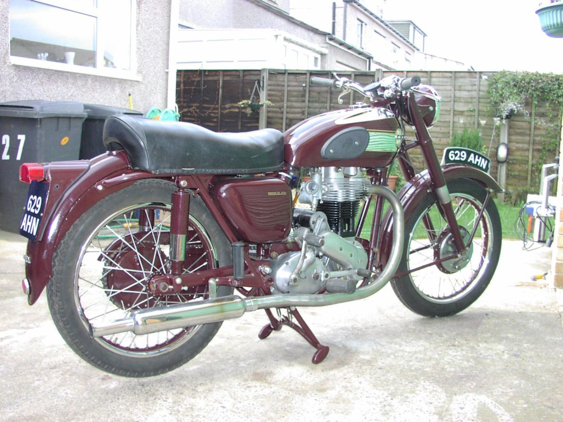 A 1956 Ariel VH500 Red Hunter, registration number 629 AHN, frame number DU3760, engine number