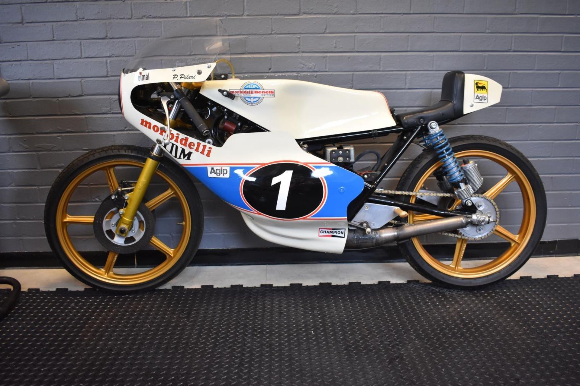 A 1976 Morbidelli Benelli VR125, unregistered, factory white and blue livery. This rare Italian - Image 2 of 6