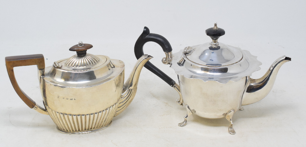 A silver teapot, Chester 1919, and another, approx. 17.6 ozt (all in)(2)
