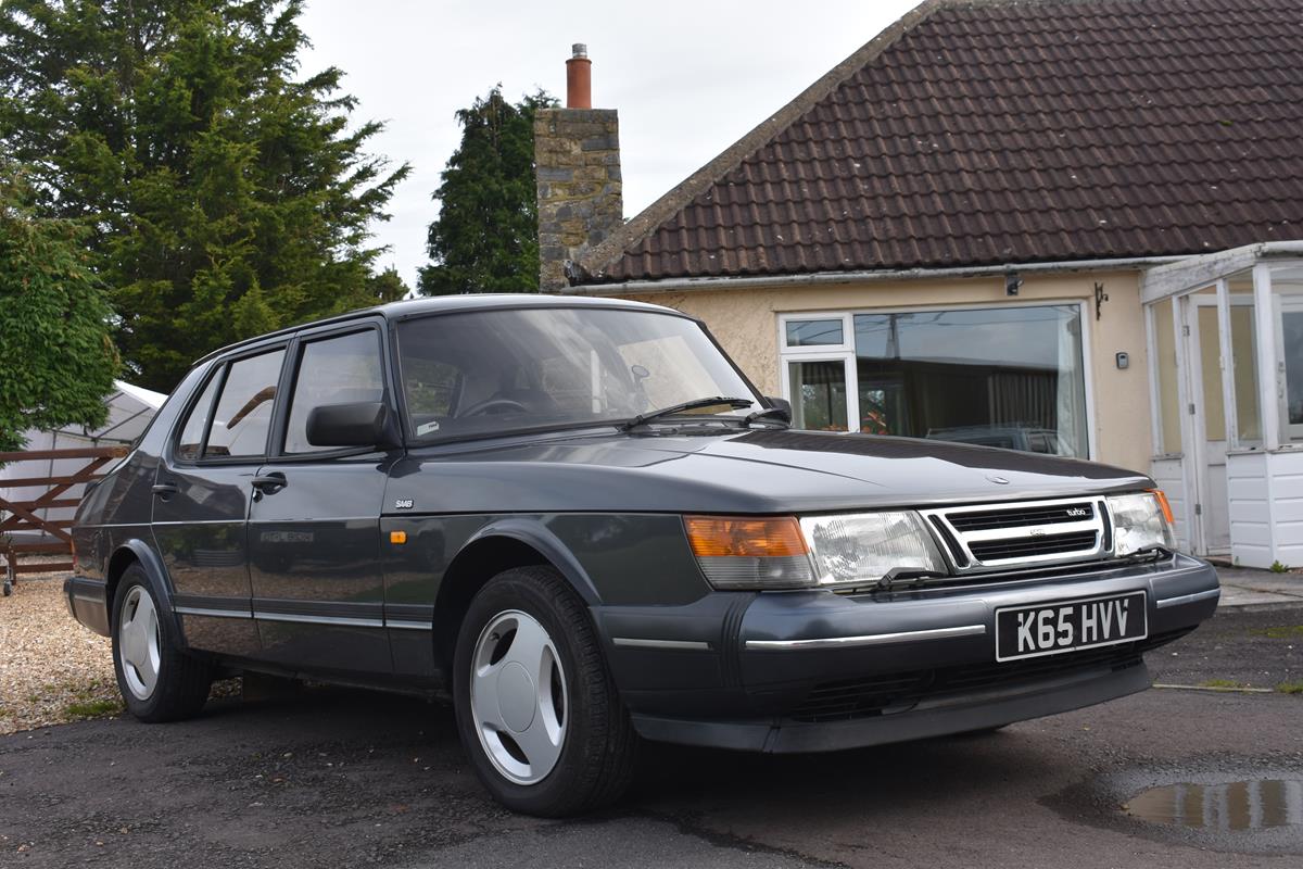 A 1992 Saab 900 Turbo 16V, registration number K65 HVV, metallic grey. This full pressure Turbo