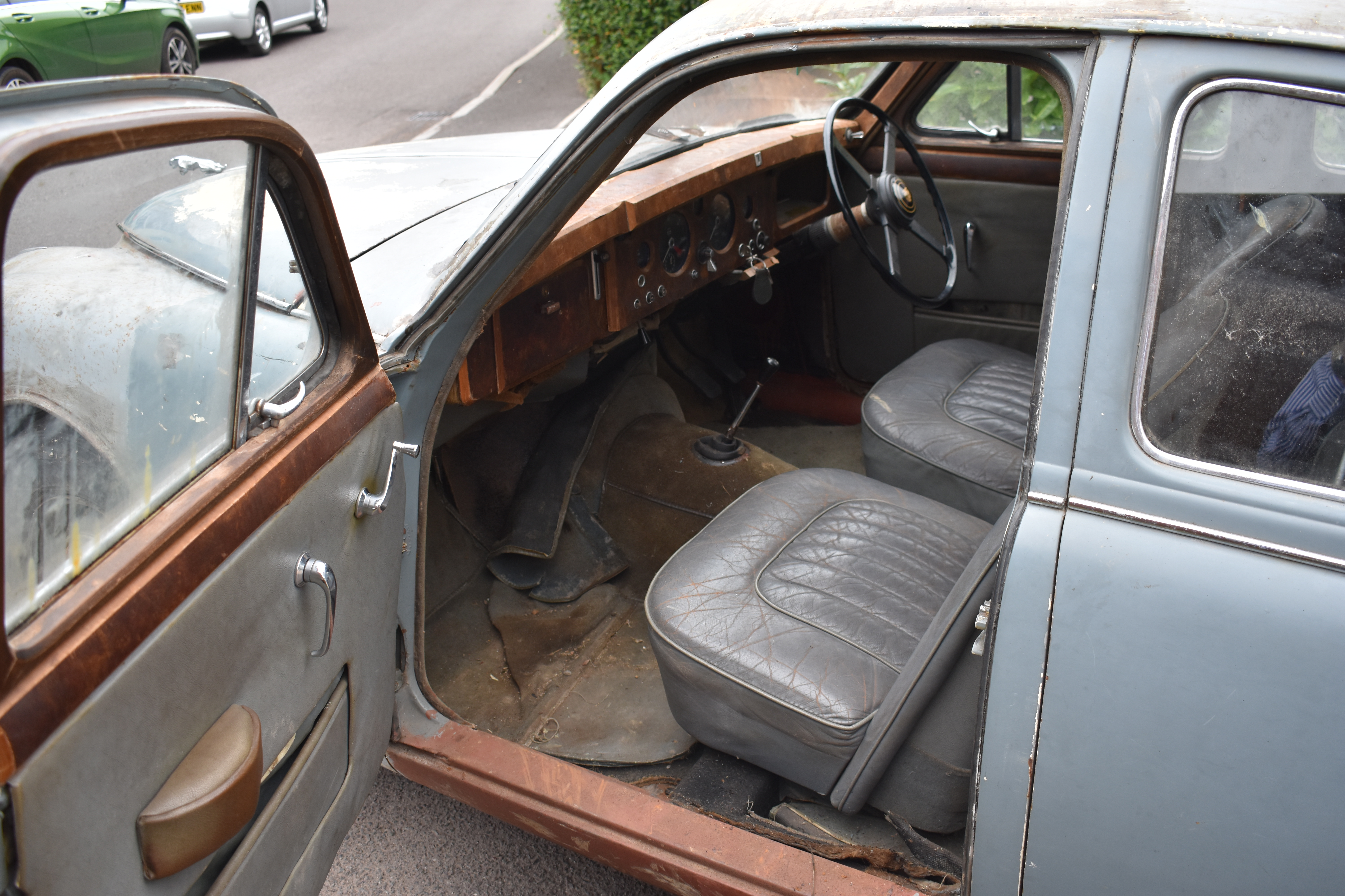 A 1957 Jaguar MkI 3.4 Saloon, Registration number ODP 202, chassis number S970874, engine number - Bild 2 aus 2