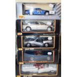 A Maisto Dream Classics 1:18 die-cast model Renault Alpine, and four others, all boxed (5) Report by