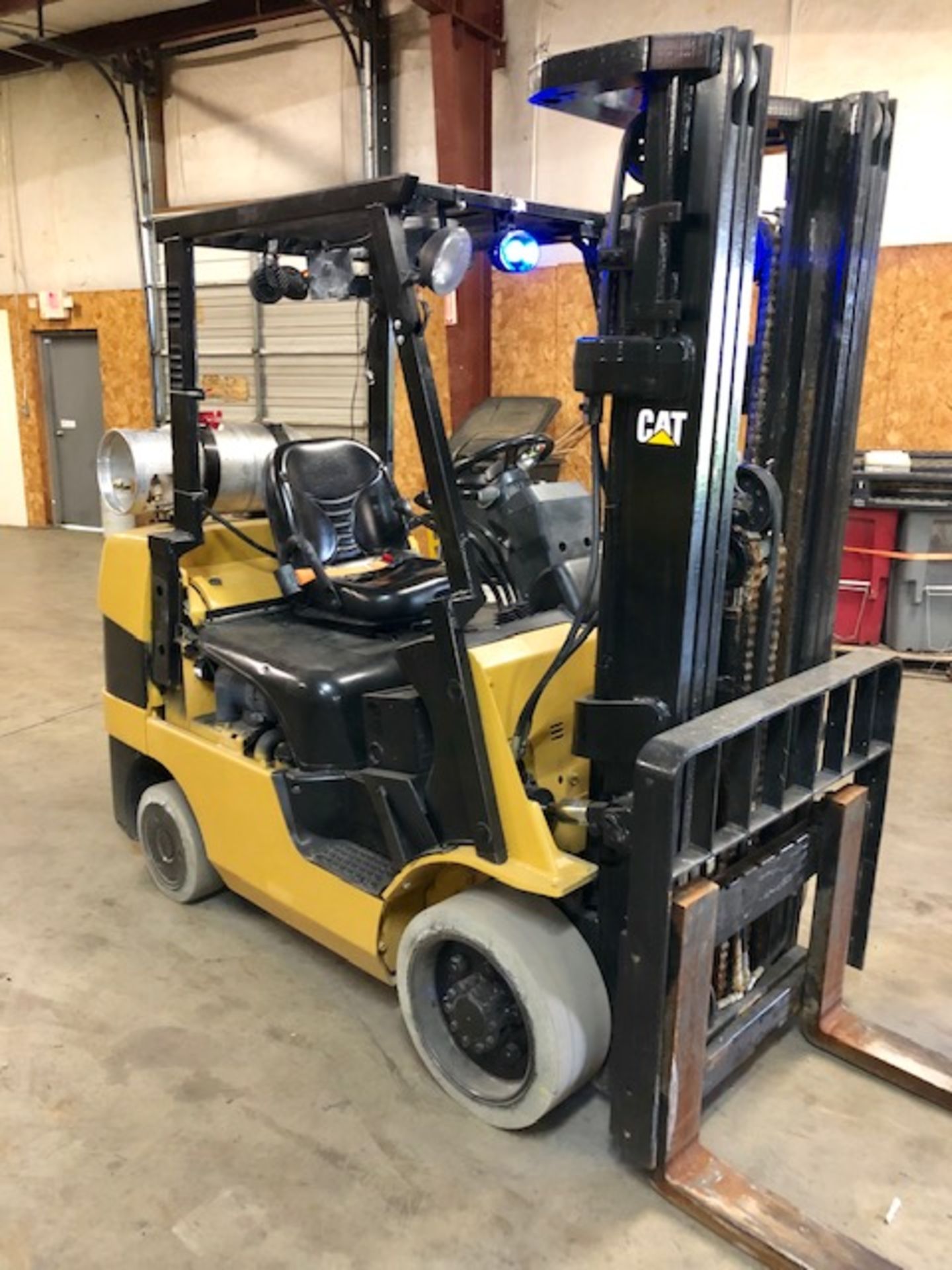 Cat C-6000 forklift - Image 3 of 8