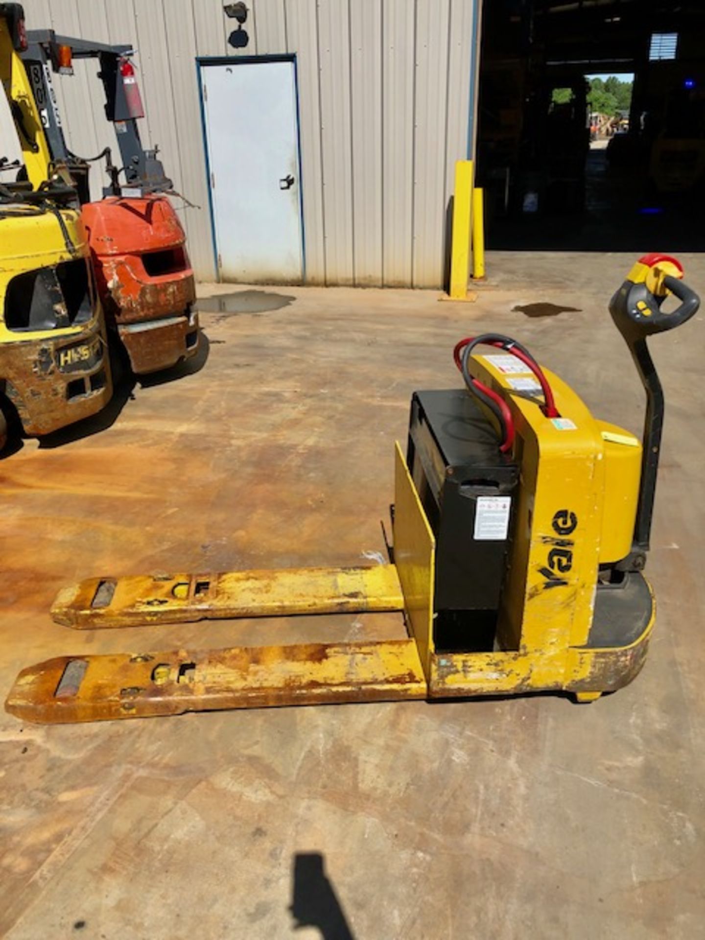 Yale electric pallet jack/ forklift