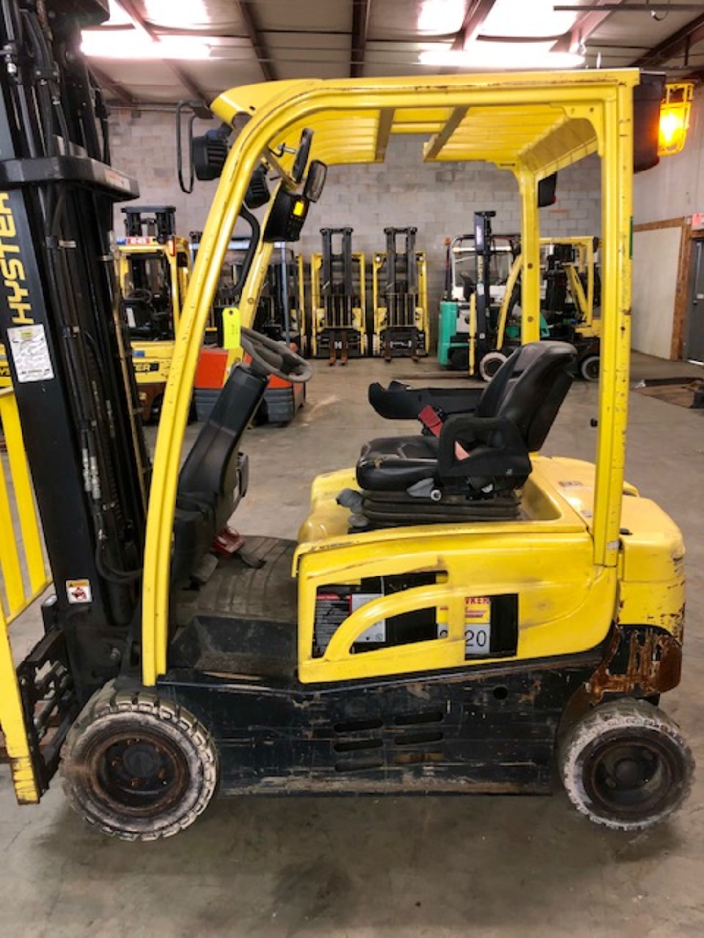 Hyster forkliftJ40XN w/48V battery