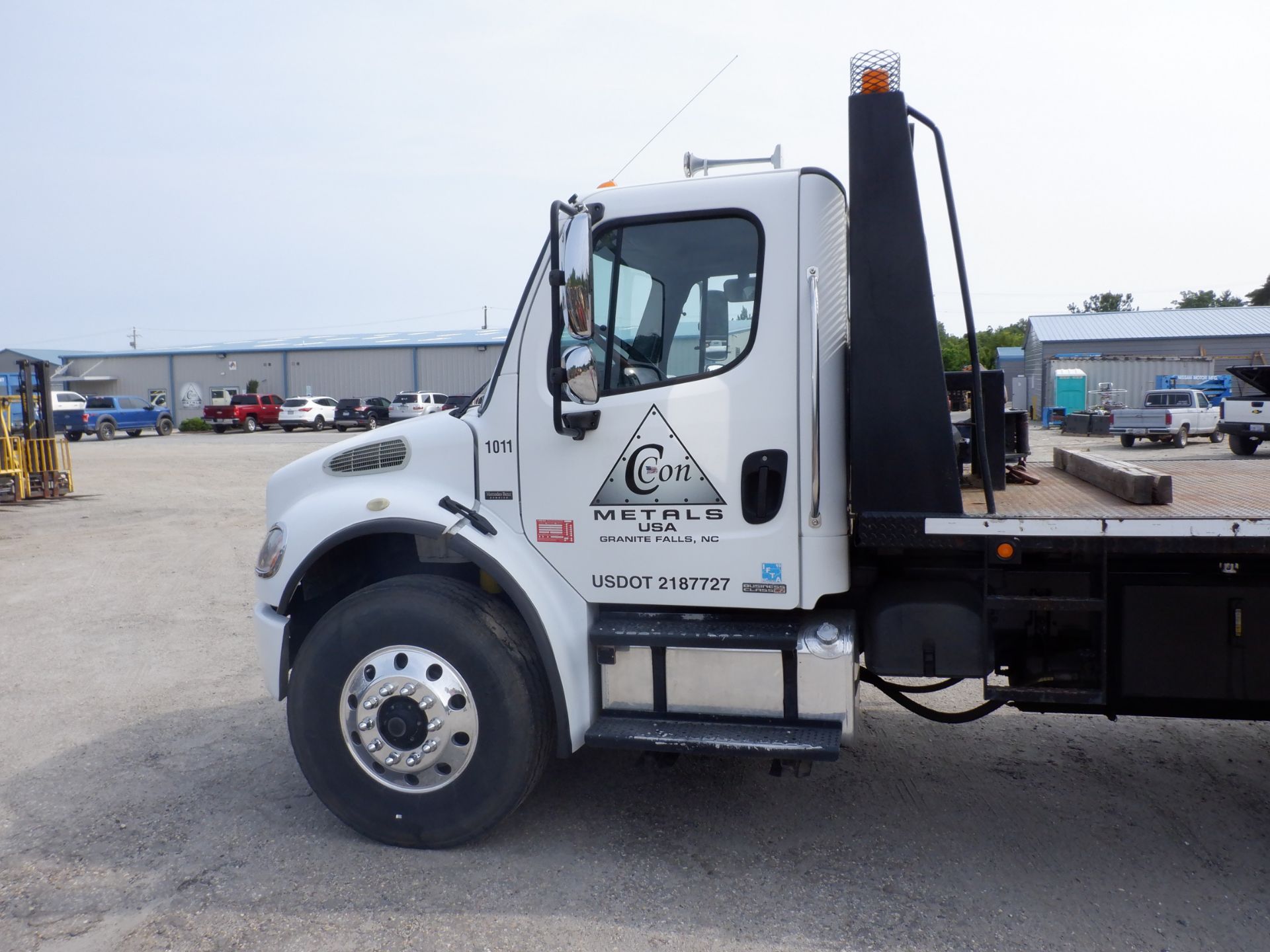 2005 Freightliner M2 Business Class Tandem Axle Rollback *LOW MILES* - Image 6 of 18