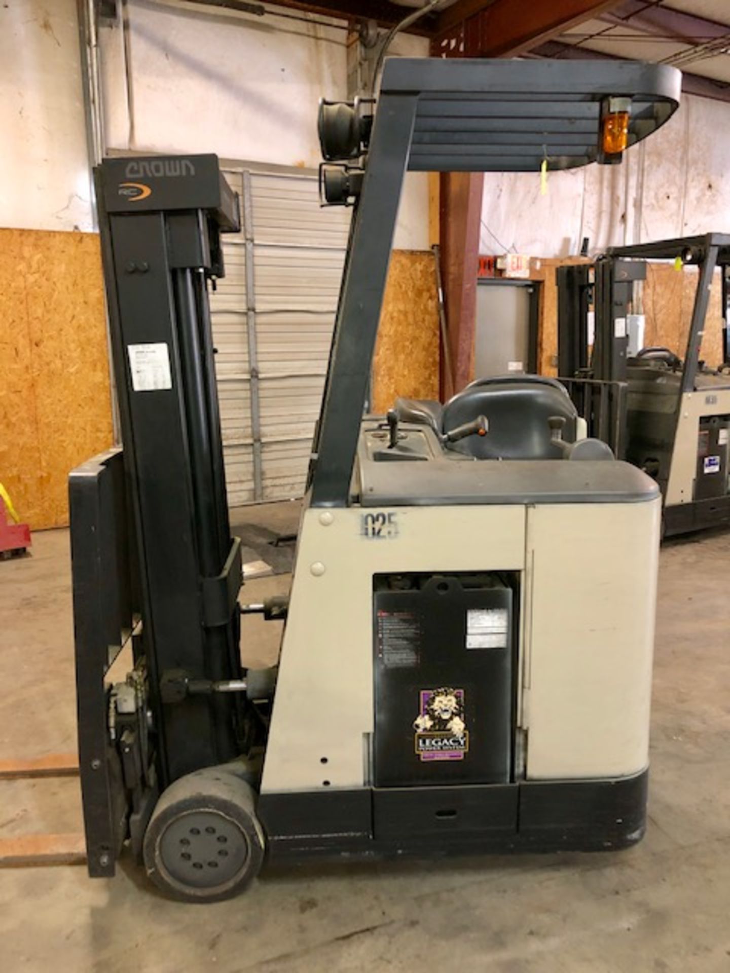 Crown Stand Up forklift - Image 3 of 7