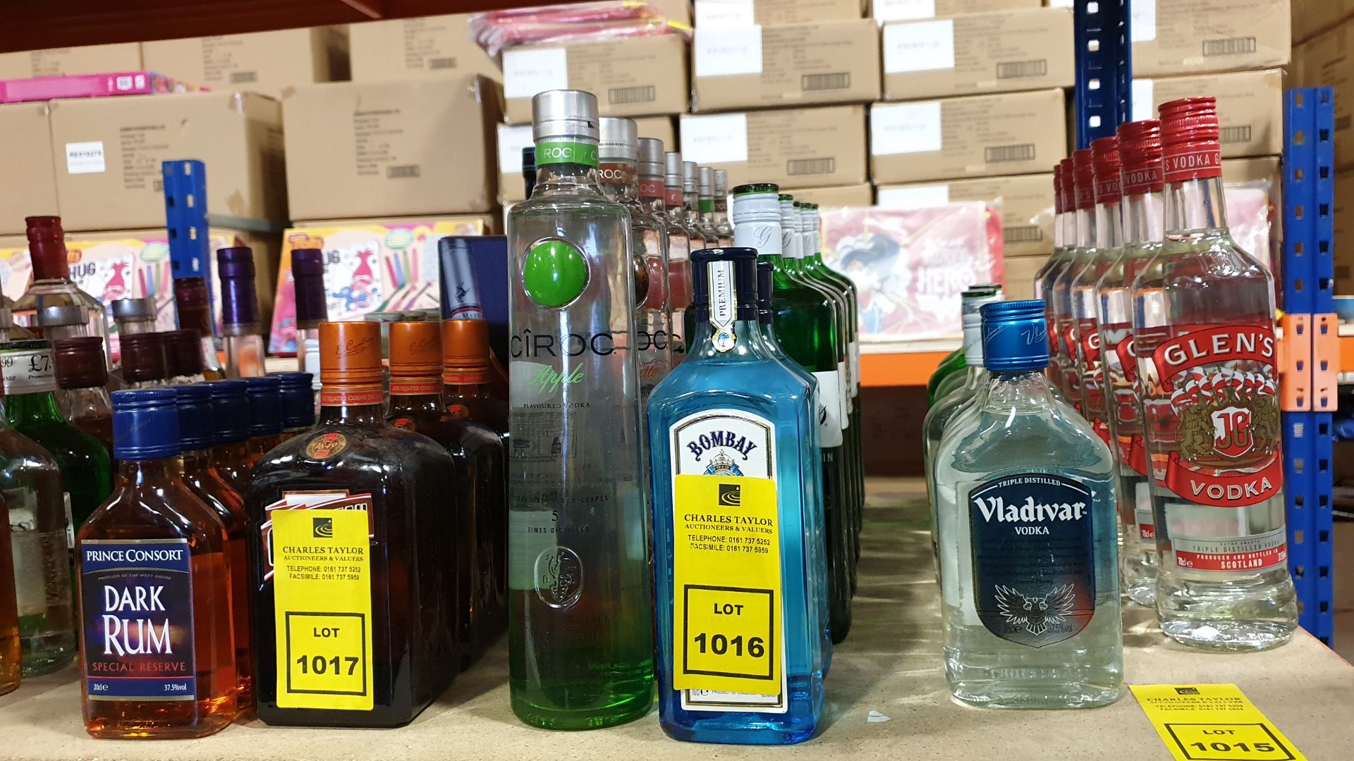 ALCOHOL LOT CONTAINING 2 X 70 CL BOMBAY SAPPHIRE, 5 X 1 LITRE GORDONS GIN, 7 X 70 CL CIROC