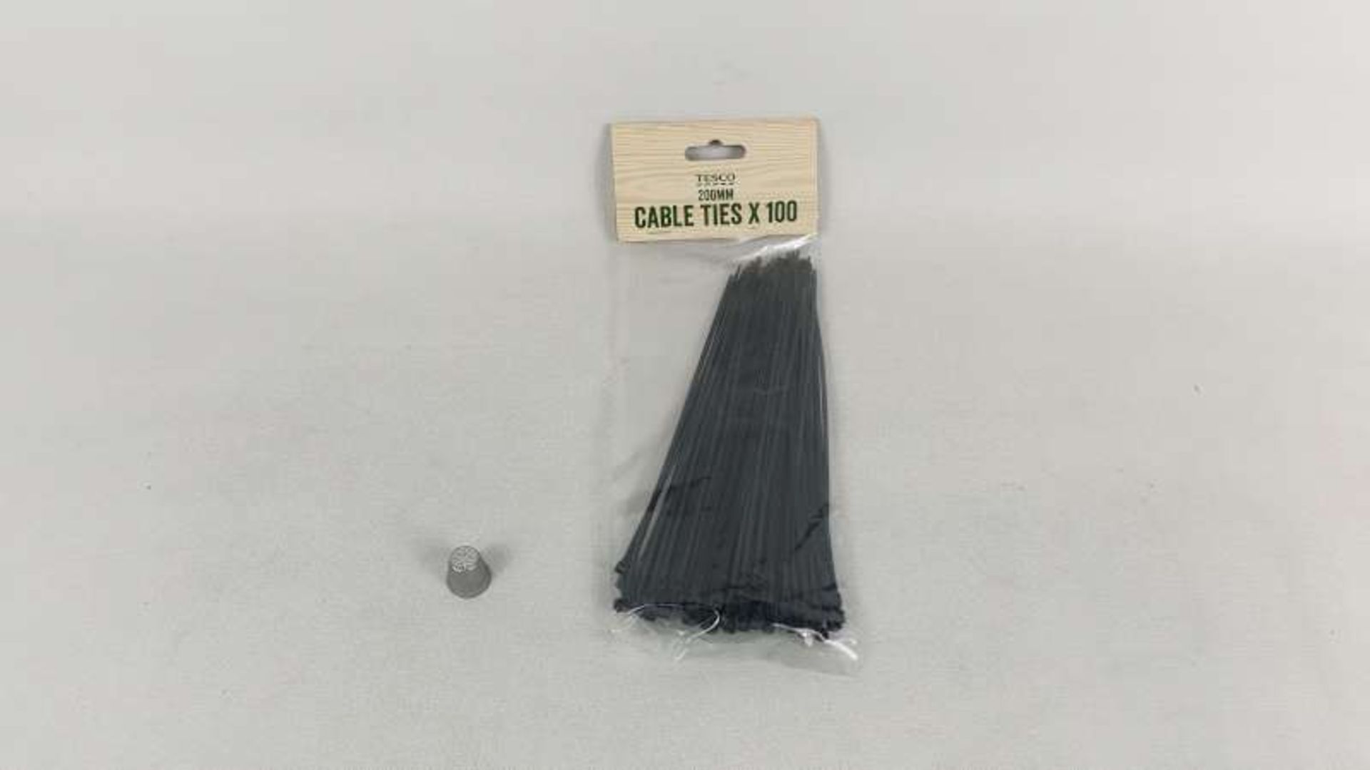 96 X PACKS OF 100 CABLE TIES SIZE 200 MM IN 1 BOX