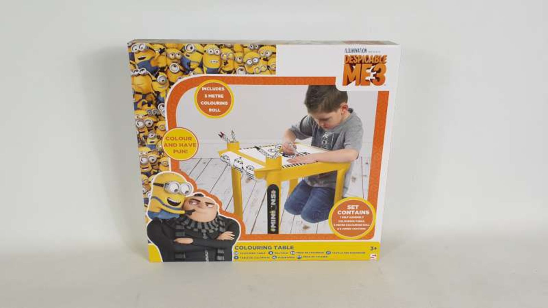 16 X BRAND NEW BOXED DESPICABLE ME COLOURING TABLES EACH TABLE SET CONTAINS TABLE 5 METER