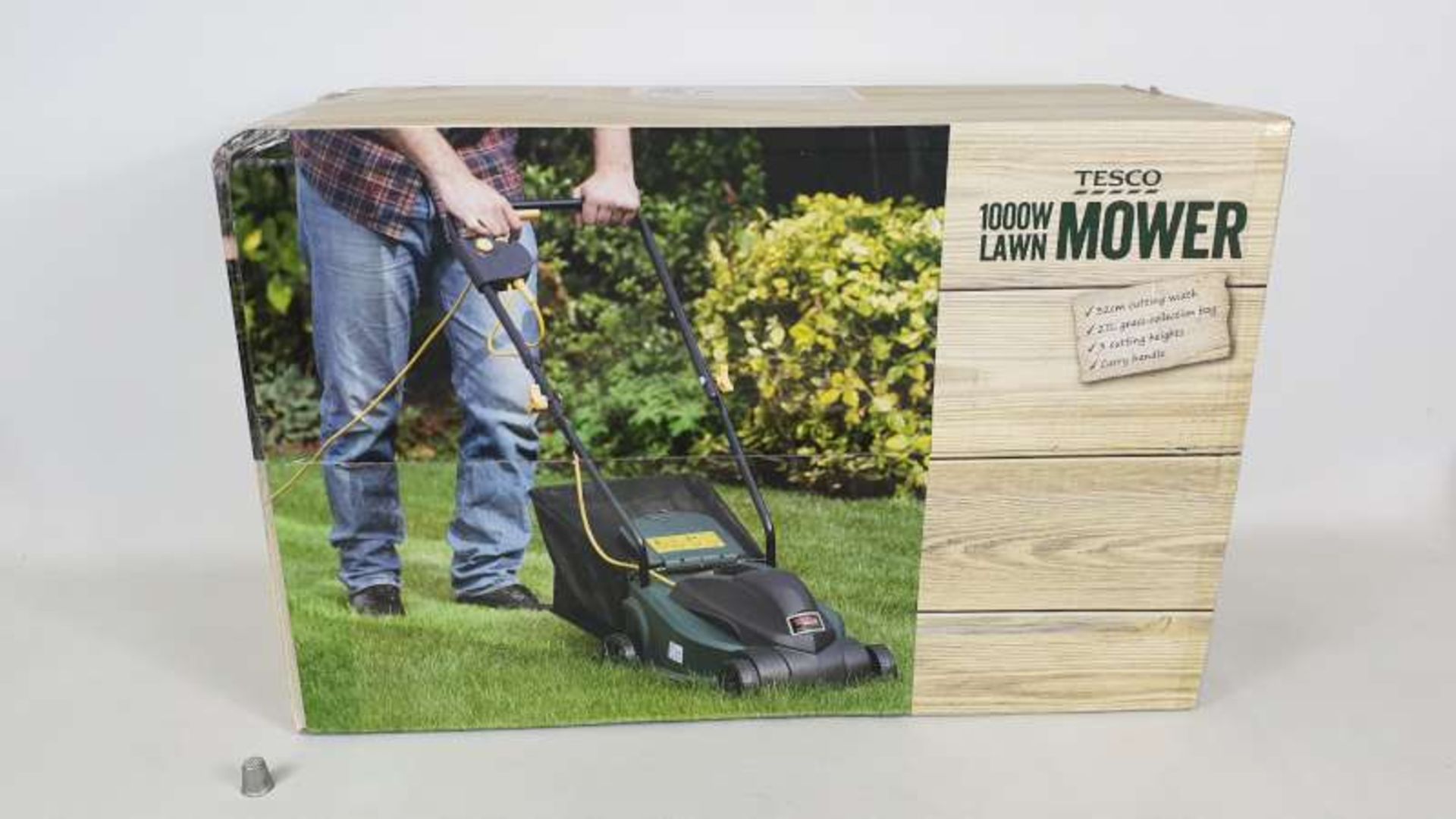 2 X BRAND NEW BOXED 1000 WATT LAWN MOWERS