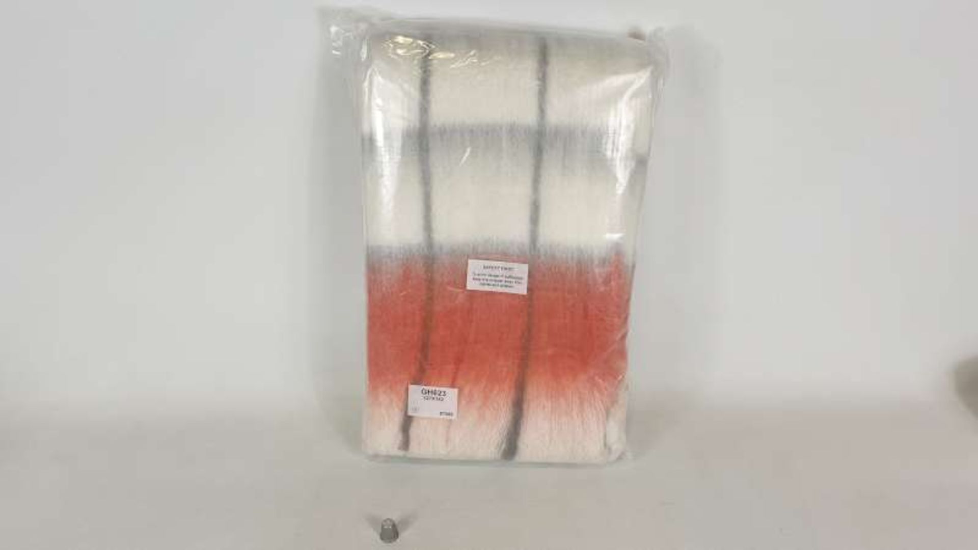 15 X HADLEIGH MOHAIR THROWS SIZE 127 X 152 IN 3 BOXES