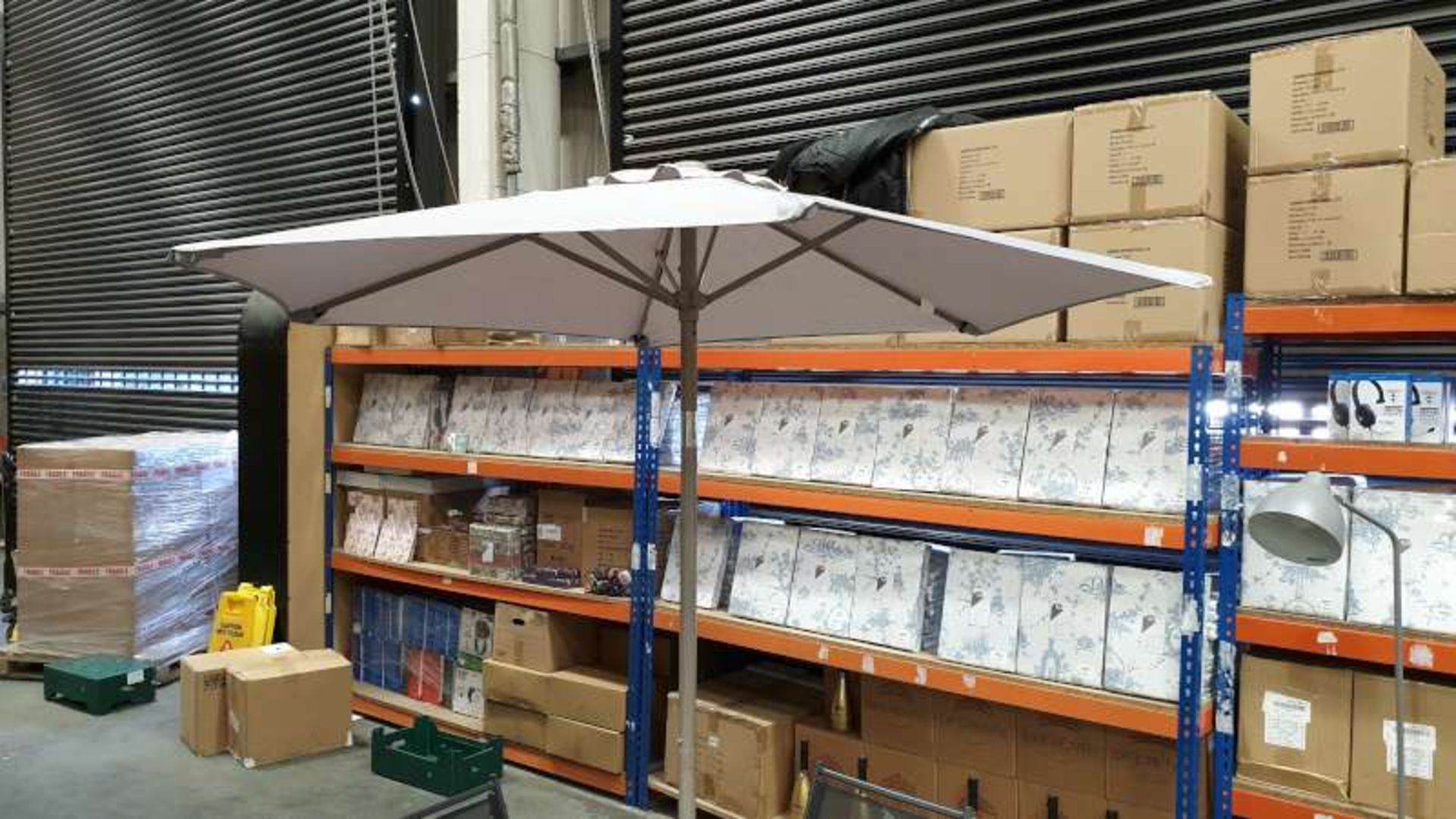 8 X BRAND NEW 1.8 METER PARASOL IN MESH BAG IN 2 BOXES