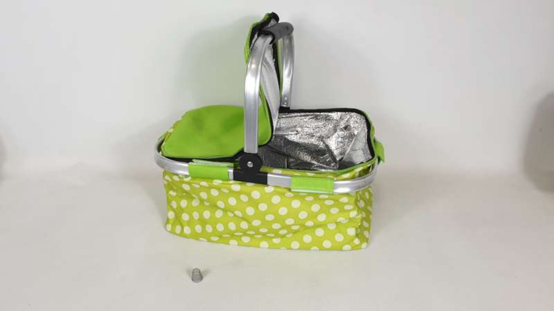 30 X LIME GREEN SPOTTY PICNIC BASKETS IN 3 BOXES