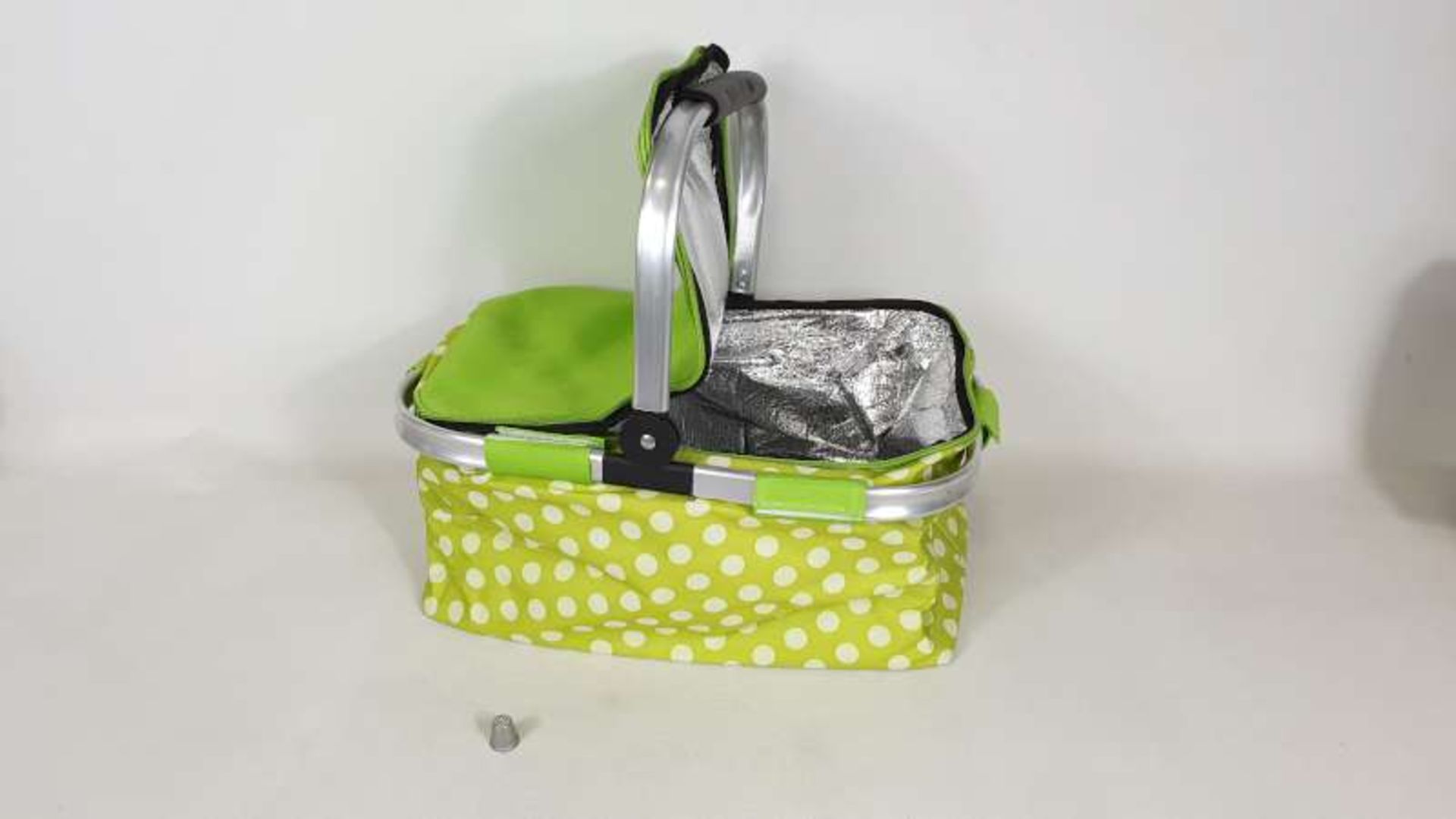 30 X LIME GREEN SPOTTY PICNIC BASKETS IN 3 BOXES